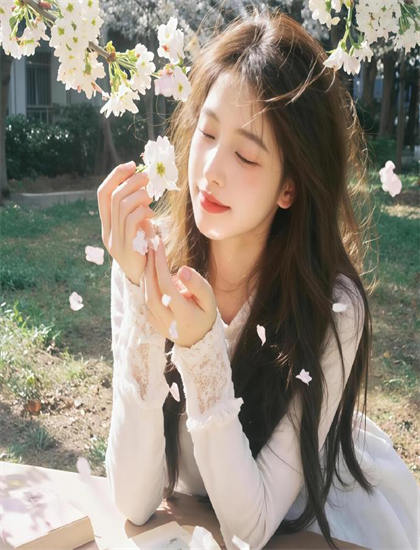 卫视热播：深入的《夜间女人》悬念设置：叙事技巧与观众心理